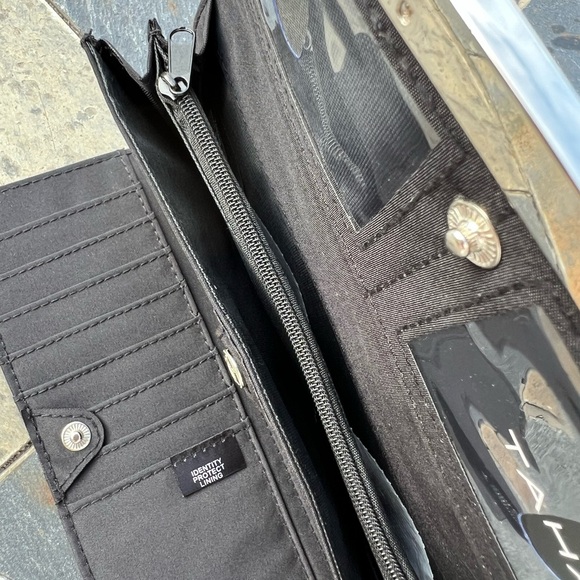 NWT TAHARI THREE-FOLD WALLET CASE ORGANIZER - Picture 14 of 16